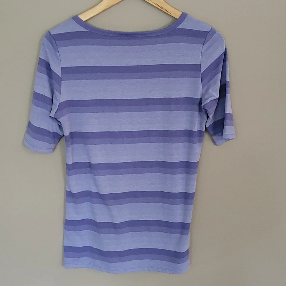 Purple Lularoe tee - Picture 4 of 4